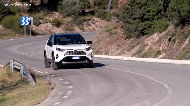 Toyota Rav4 2019 | Prueba / review en español | Coches SoyMotor.com смотреть онлайн