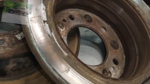 Замена задних тормозных дисков, колодок и колодок стояночного тормоза kia sportage