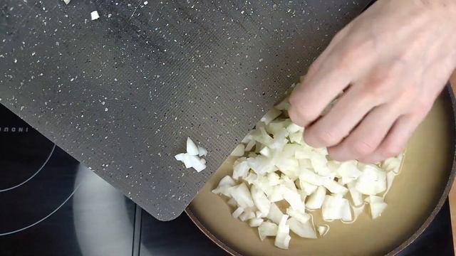 Купил 3 куриных бедра за 150 рублей и приготовил грузинское блюдо Гедлибже. смотреть онлайн