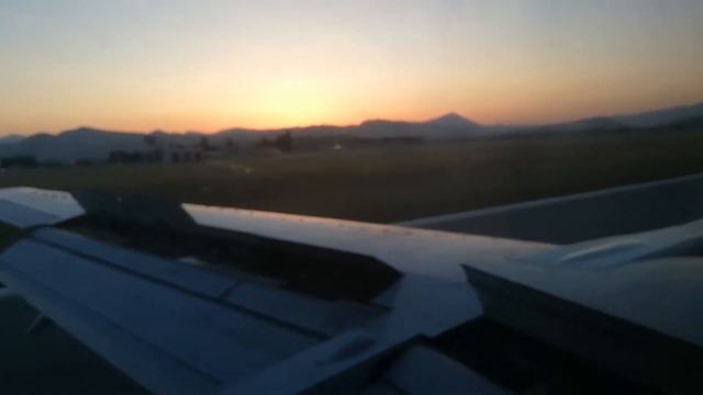 Слетање на Аеродром Подгорица - Landing at Airport Podgorica смотреть онлайн