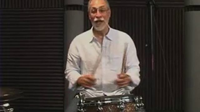 Dom Famularo Demonstrates Exercises For the Weaker Side.mp4 смотреть онлайн