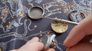 Не вытаскивается ключ в часах ориент,в чем причина???