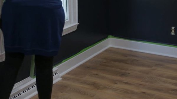 PAINTING A DINING ROOM DARK + DARK AND MOODY DINING ROOM + DARK WALL PAINT