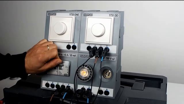 Tutorial "Dimmer Giratorio LB. Conmutación/Regulación de luminaria con dimmer giratorio universal" смотреть онлайн