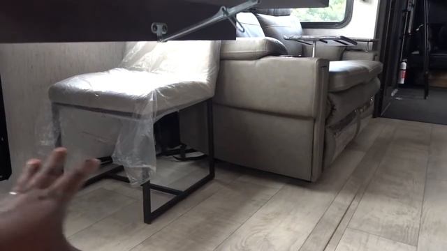 2021 Silverado 3500 And Momentum 395MS | Dream Truck & Toy Hauler Setup With A Big Issue! Find Out! смотреть онлайн