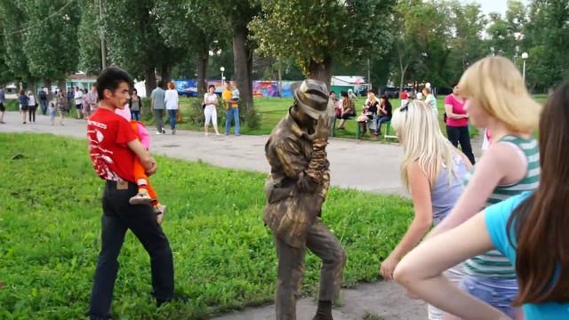 MJ-живые статуи Тольятти 25 июня 2011 смотреть онлайн