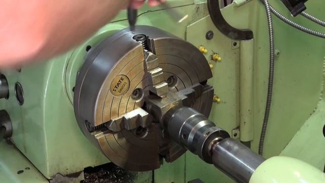 Building the Stuart Turner Number 8 Mill Engine - Part 4 - Flywheel and Cylinder смотреть онлайн