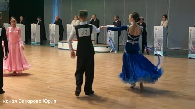 Танцуют пары №13 Никита и Яна и № 32 Антон и Марго смотреть онлайн