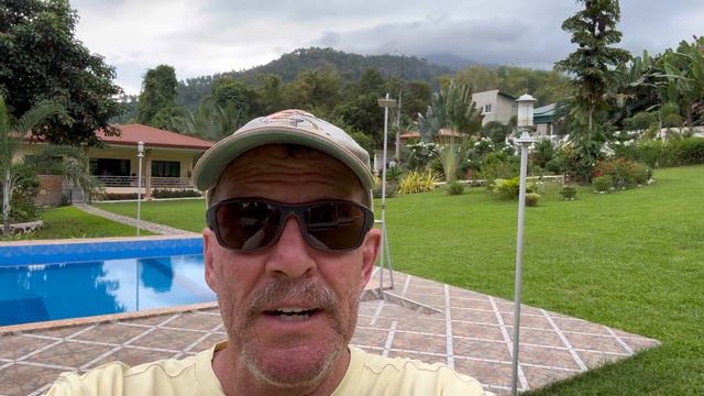 Valencia mountain studio apt $249 AMAZING restaurant review #philippines #dumaguete #retirement смотреть онлайн