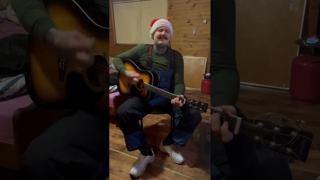 ЦЕЛУЙТЕ БАБЫ РЕЛЬСЫ (ИСПОЛНЯЕТ КАГАН НА ЗИМНЕЙ РЫБАЛКЕ) смотреть онлайн