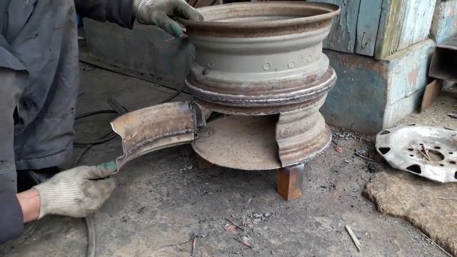 Печь из автомобильных дисков. An oven made of car wheels. смотреть онлайн