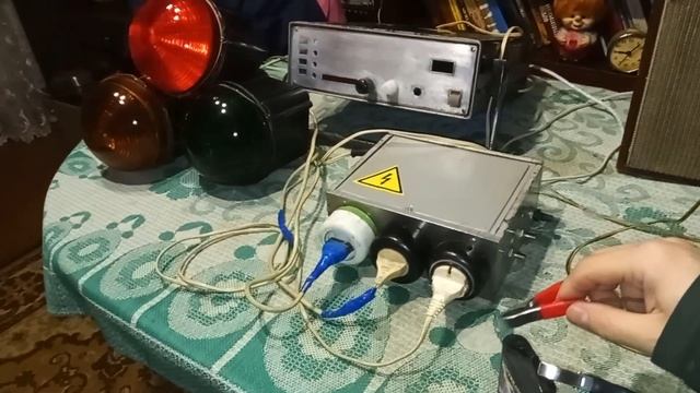 Цветомузыкальная электроустановка своими руками. Обзор, испытание. смотреть онлайн