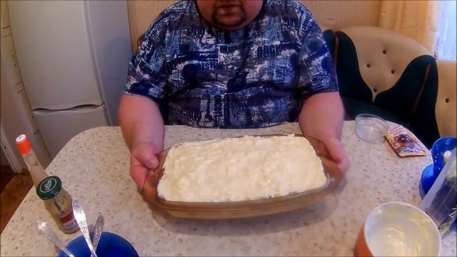 Мясной пирог с луком под майонезно сырным соусом .Безумно вкусно.