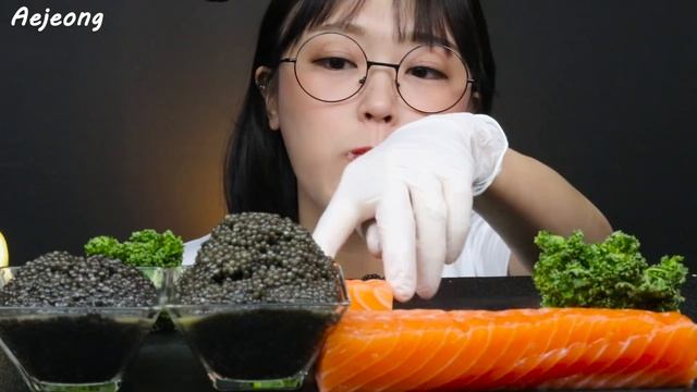 ASMR 연어회와 연어초밥 & 캐비어 리얼사운드 먹방! SALMON SASHIMI & CAVIAR MUKBANG | SUB | AeJeong ASMR