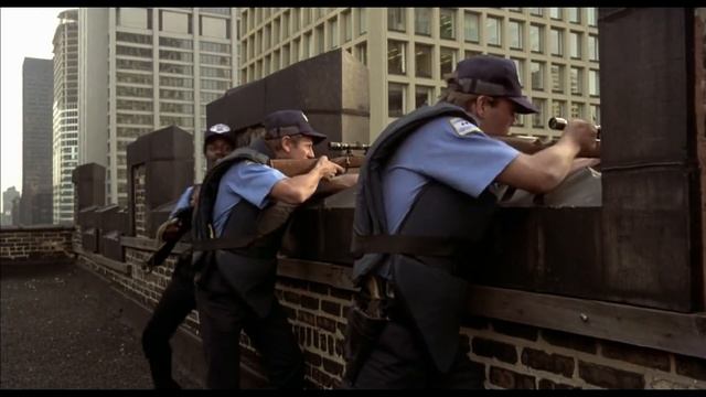 Hut Hut Hut - Blues Brothers - SWAT-scenes смотреть онлайн