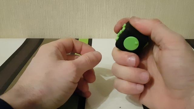 Игрушка для снятия стресса смотреть онлайн