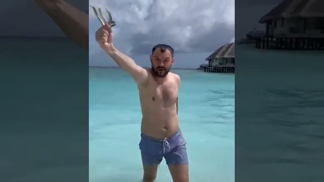 Андрей Скороход из Мальдив - щас все превращу в Гомель смотреть онлайн