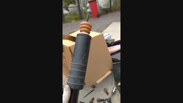 Arka teker amortisör değişimi #fiat #fiatlinea #linea #tamirat #amortisör #shockabsorber #arka смотреть онлайн