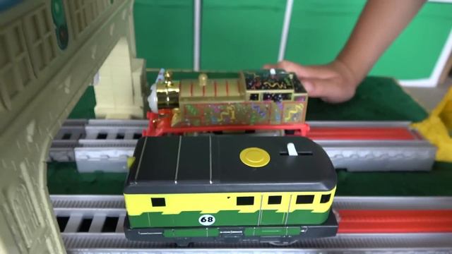 Thomas And Friends Stefano Super Cruiser Trackmaster Races!