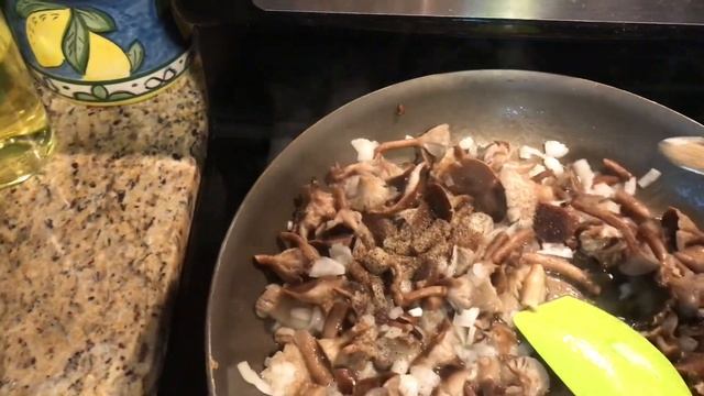 763. Жаренная картошечка с опятами. Вкуснотища!!! смотреть онлайн