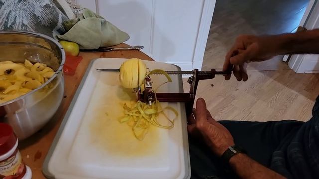 Canning Apples Using a CHEAP Amazon Peeler/Slicer смотреть онлайн