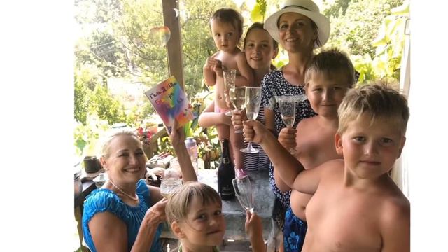 Первая книга Гала ДжИва «Букварь счастья» смотреть онлайн