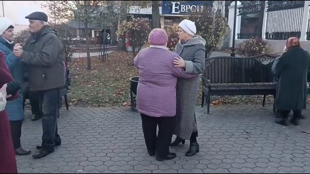 Как здорово что здесь сегодня собрались... Гомель, парк. смотреть онлайн