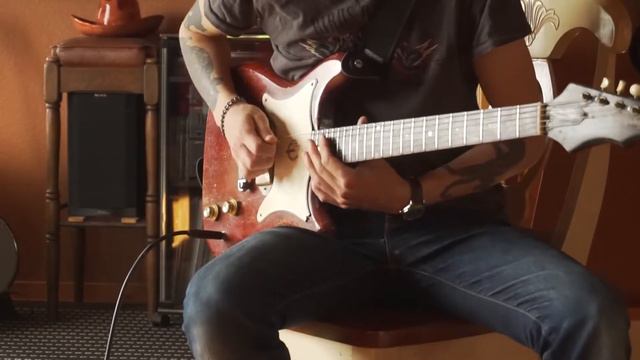 1966 Epiphone Coronet смотреть онлайн
