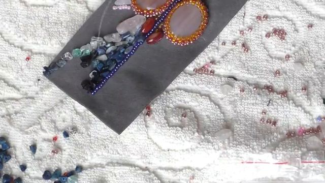 Шикарный браслет из бисера и камней своими руками. Подробный видео мастер класс смотреть онлайн