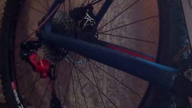 Замена цепи на велосипеде с помощью болгарки. Снимаю цепь ушм и ставлю новую с замком. смотреть онлайн