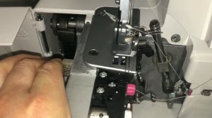 КАК СНЯТЬ НОЖ НА ОВЕРЛОКЕ