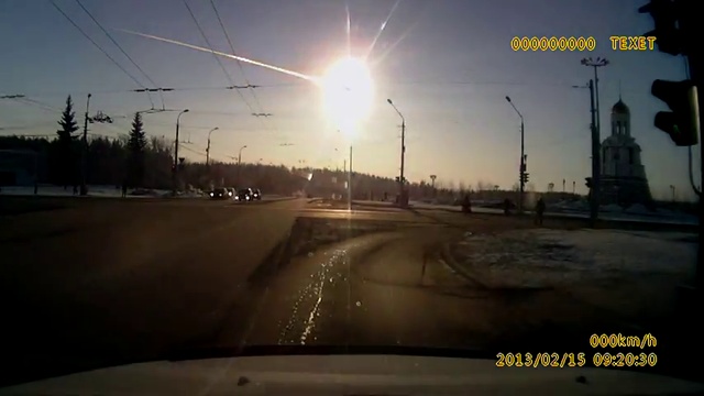 видео вспышки над челябинском 15.02.2013.avi смотреть онлайн