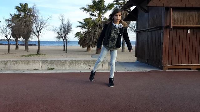 Apprendre SHUFFLE tutorial / cours simple de shuffle dance смотреть онлайн