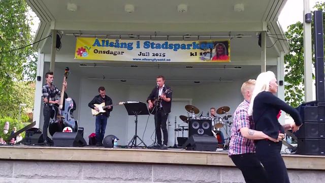 The BerryPickers - Någon att hålla i hand LYSEKIL CRUSING 2015 смотреть онлайн