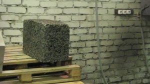 Испытание нашего арболитового блока и пеноблока на прочность.