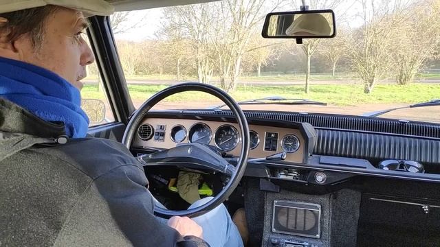 RENAULT 16 TS 1970 - La première voiture à vivre смотреть онлайн