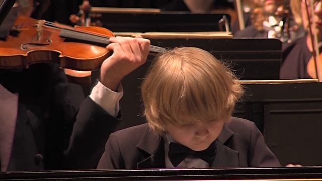 Elisey Mysin - 2023 CIPC for Young Artists Concerto Finals смотреть онлайн