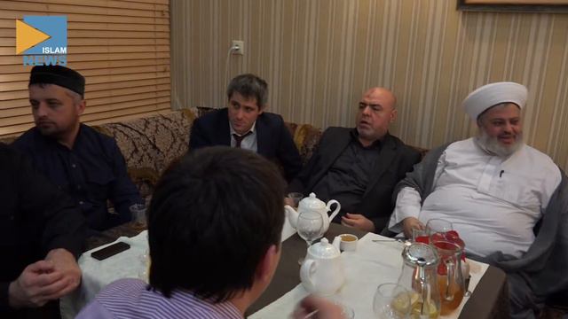 Всегда встречайте гостей с улыбкой - Зухейр аль Джаид (Islam news) смотреть онлайн