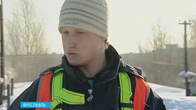 Уборка снега с крыши компанией ООО "Интердорстрой".avi смотреть онлайн