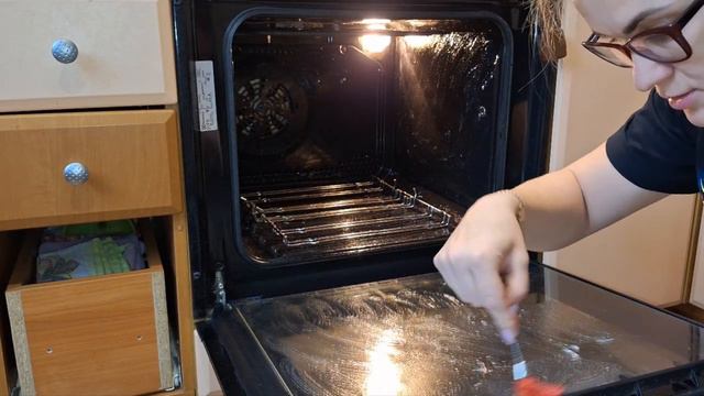 чищу духовку чудо средством / спасибо маме за подарок смотреть онлайн