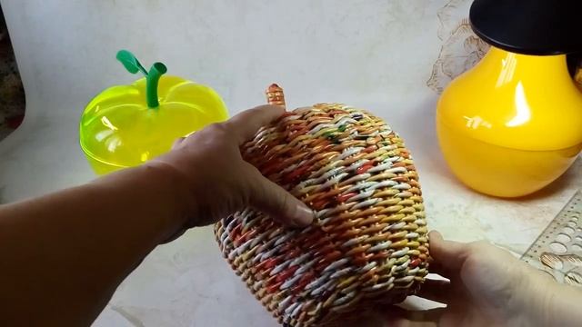 Формы для плетения яблока и груши. Мое первое яблочко из газетных трубочек. смотреть онлайн