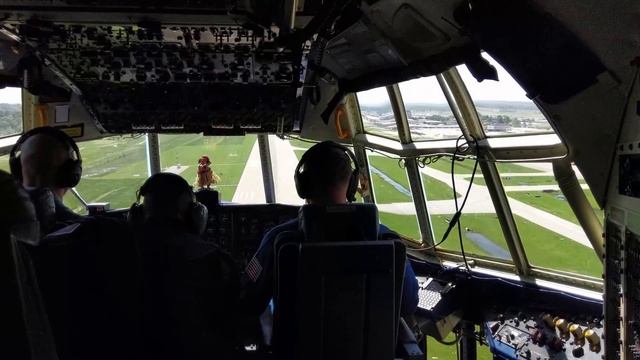Fat Albert landing at Spirit Of St. Louis Airport смотреть онлайн