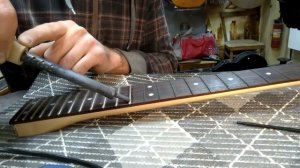 #ralexguitars Снятие ладов для замены.