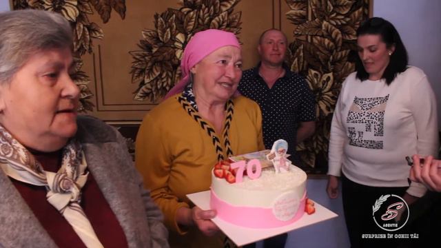Surprize In ochii tăi, Поздравления в День Рождения мамы от дочери Марьяны и внуков... смотреть онлайн