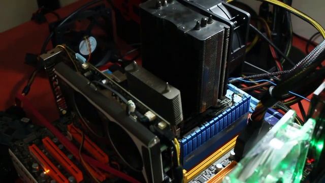 Intel E4500 @ 4Ghz смотреть онлайн