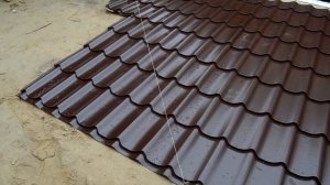 Вырез металлочерепицы на ендовой