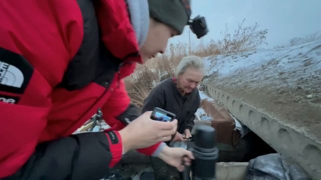 КОГО МЫ НАШЛИ? привезли горячей еды! // помощь людям. смотреть онлайн