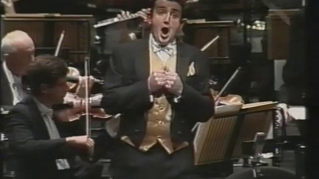 1999: Blake Fischer, baritone opera singer, in the Finals of the Australian Singing Competition смотреть онлайн
