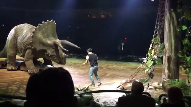 Jurassic World Live Tour at Webster Bank Arena Chapter 4 The Adventure Zone Ambush смотреть онлайн