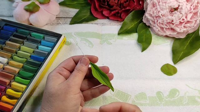 Пион из холодного фарфора, Чашелистики, прилистники тонировка /cold porcelain peony стебелёк 4 част смотреть онлайн